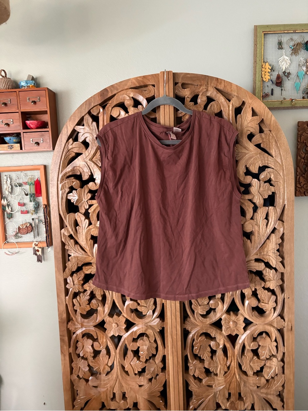 Joie Short Sleeve Crewneck Top in mauve/brown